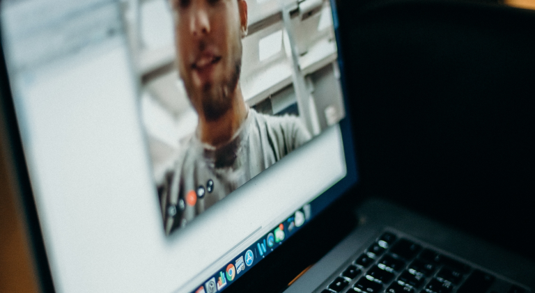 Deepfakes, zoombombing… el acceso a una videoconferencia debe ser controlado