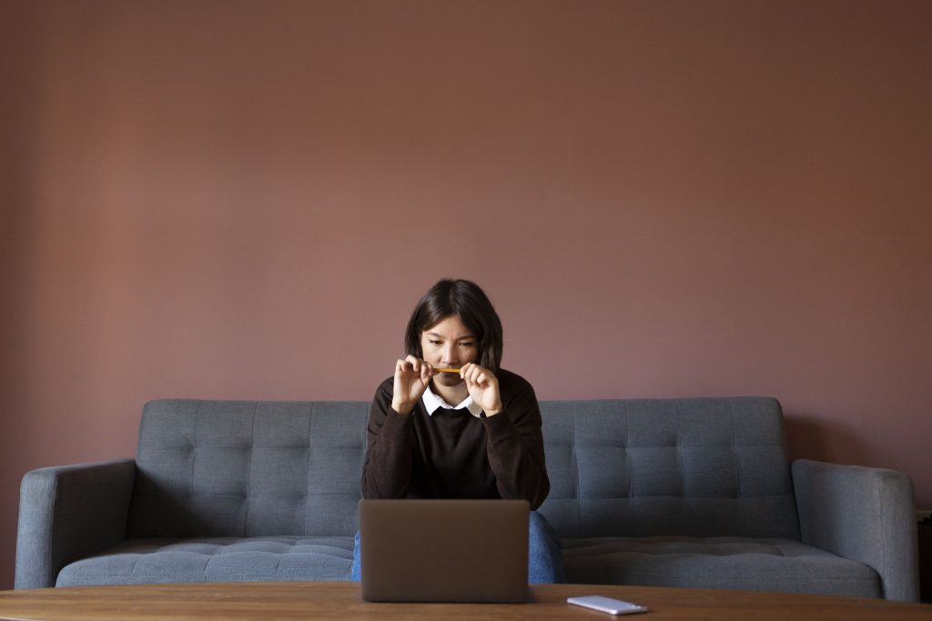 QWL: how do you break the isolation of teleworking?