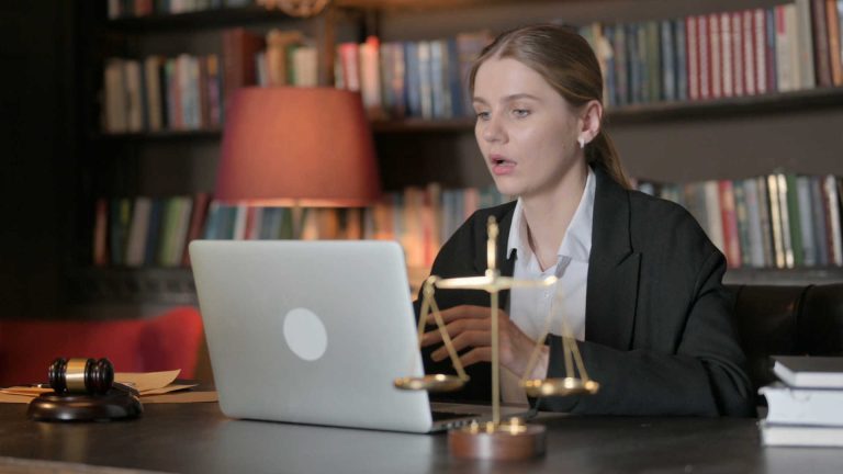 Videoconferencia segura para abogados: criterios y problemas de confidencialidad